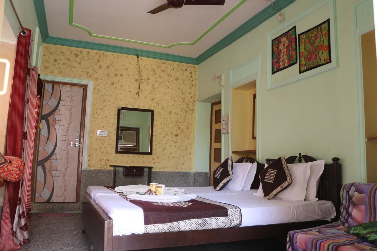 Ratan Hostel 斋沙默尔 外观 照片